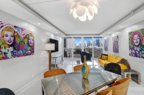 Funkin' Fabulous! Water & City Views! 4BR